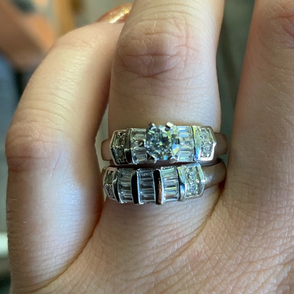 STERLING SILVER SIMULATED DIAMOND WEDDING SET - Picture 13 of 14